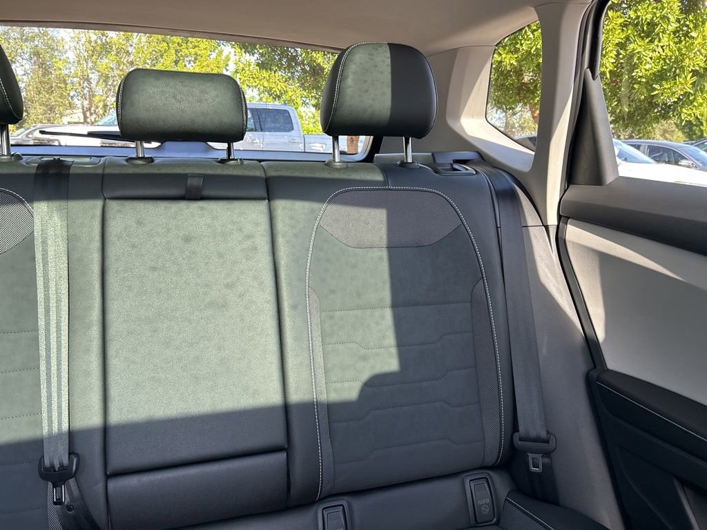 New 2026 Volkswagen Taos SE image 13