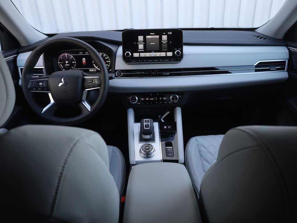 New 2025 Mitsubishi Outlander SEL image 29