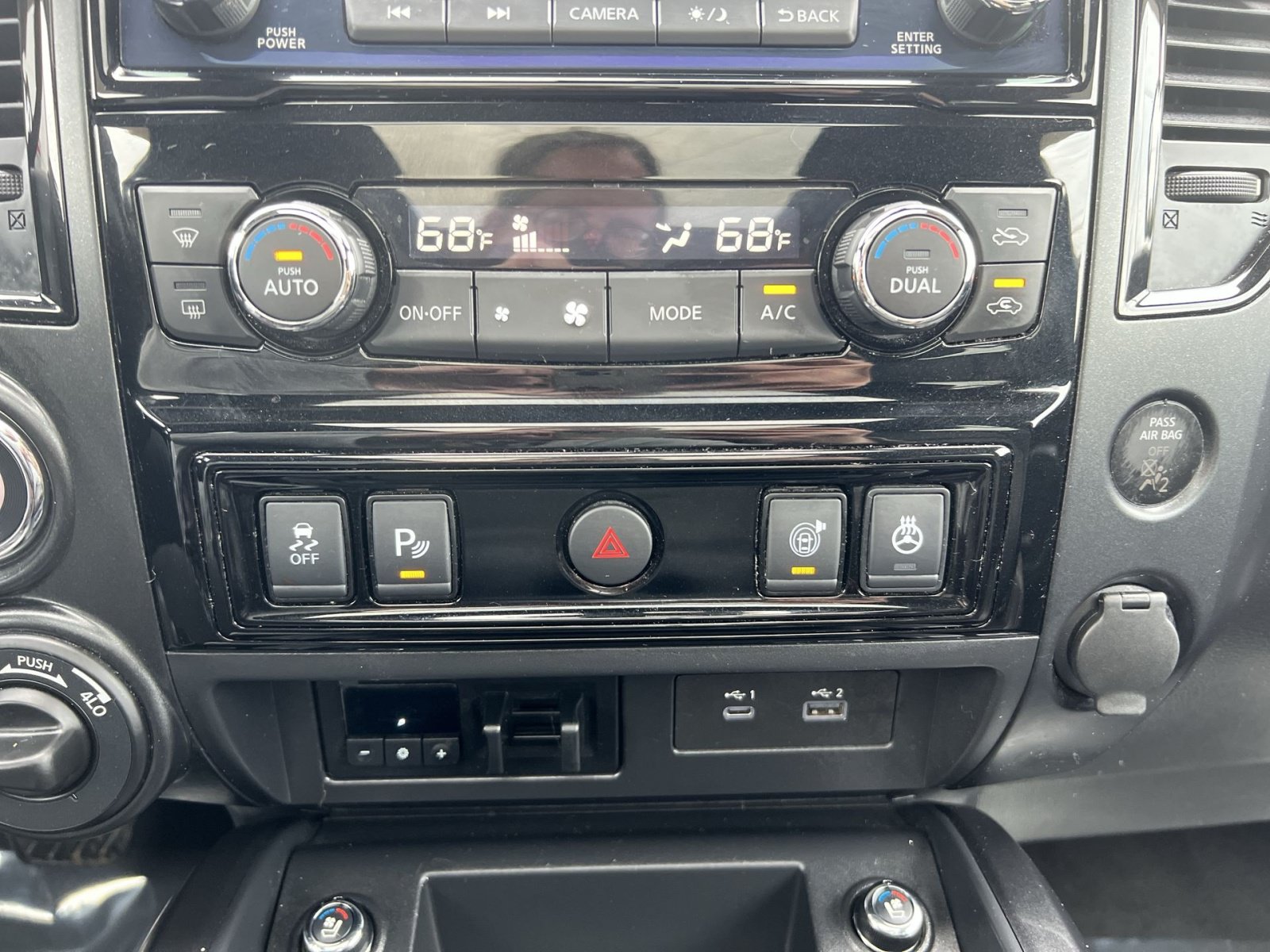 Used 2021 Nissan Titan PRO-4X w/ Pro-4x Convenience Package AWD/4WD image 21