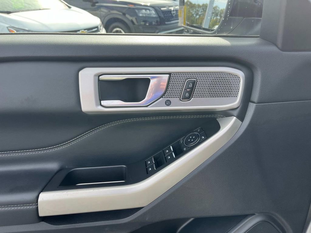 Used 2022 Ford Explorer Limited image 14