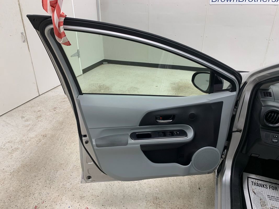 Used 2014 Toyota Prius C Three image 13