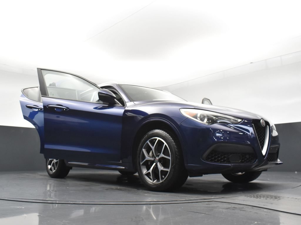 Used 2021 Alfa Romeo Stelvio Ti w/ Active Assist 2 Package TI AWD/4WD image 30