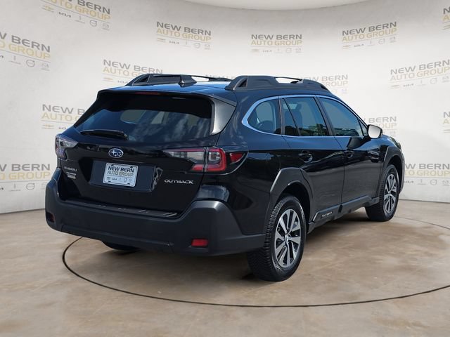 Used 2023 Subaru Outback AWD/4WD image 5