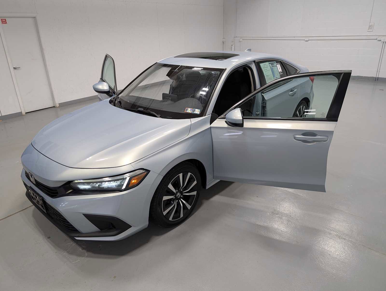 Used 2022 Honda Civic EX image 16
