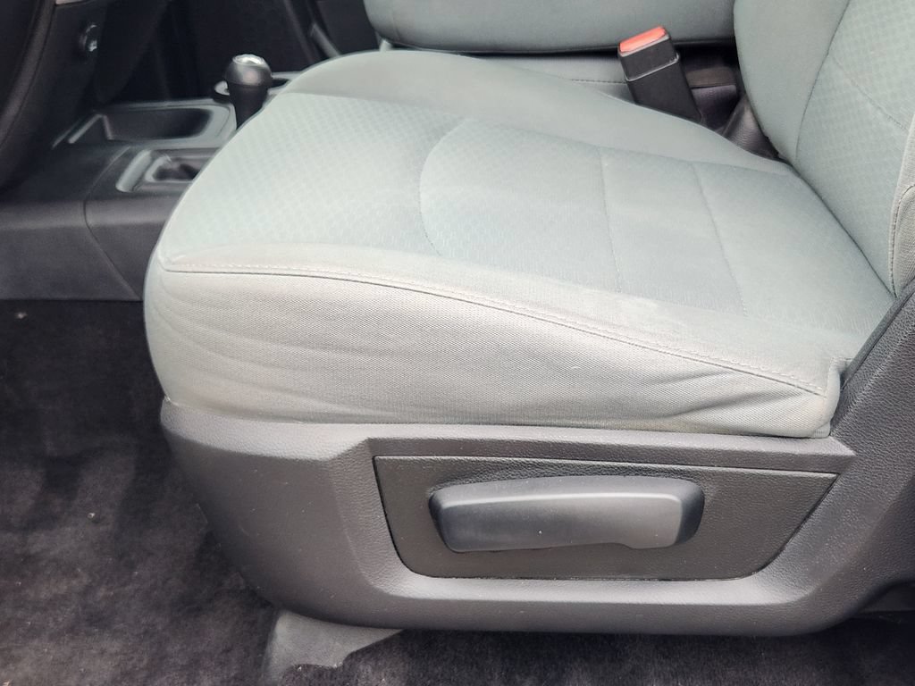 Used 2014 RAM 2500 Tradesman w/ Chrome Appearance Group AWD/4WD image 8