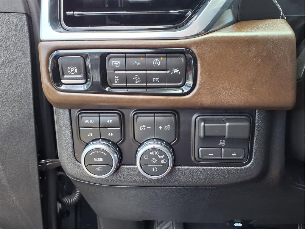 Certified 2026 GMC Yukon XL Denali Ultimate AWD/4WD image 14