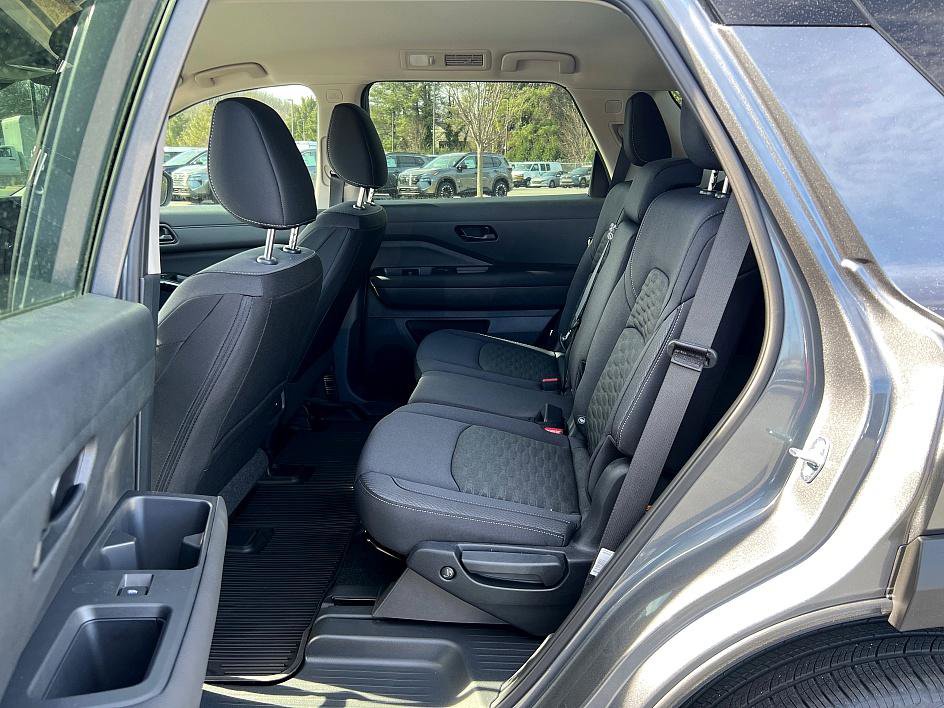 New 2026 Nissan Pathfinder S image 31