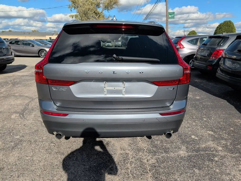 Used 2021 Volvo XC60 T5 Momentum image 36
