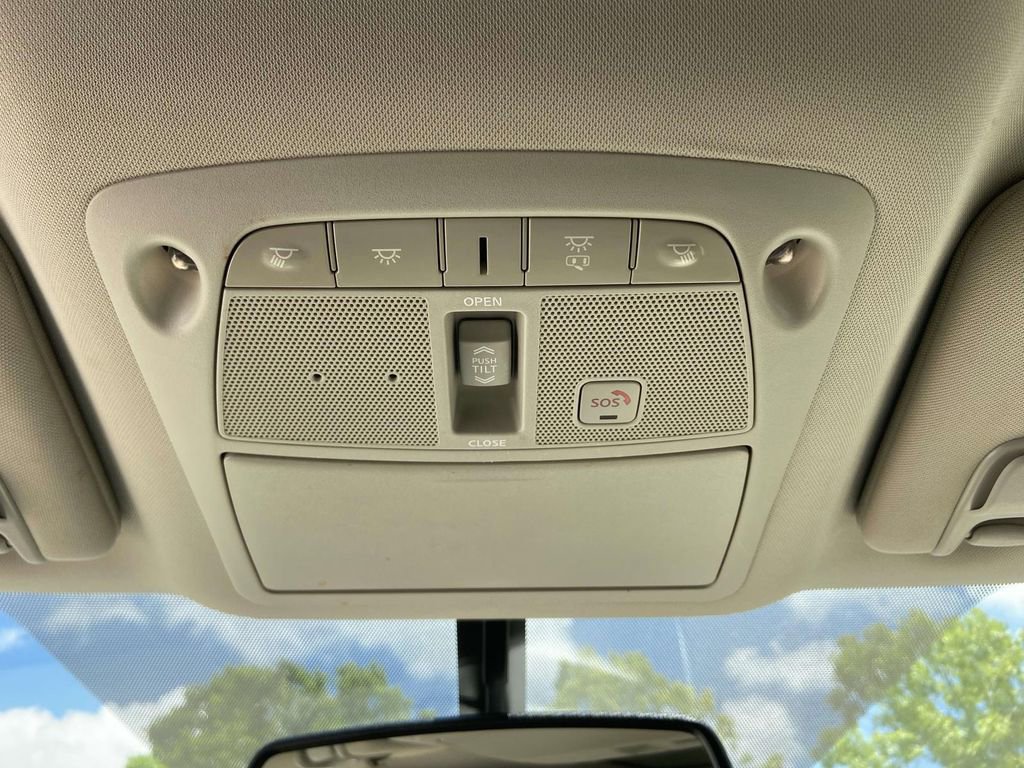 Used 2018 Nissan Murano Platinum w/ Cargo Package FWD image 25