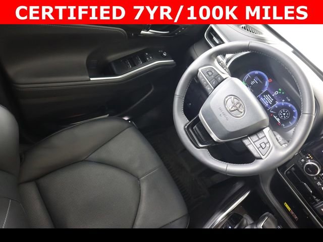 Used 2025 Toyota Highlander Platinum AWD/4WD image 18