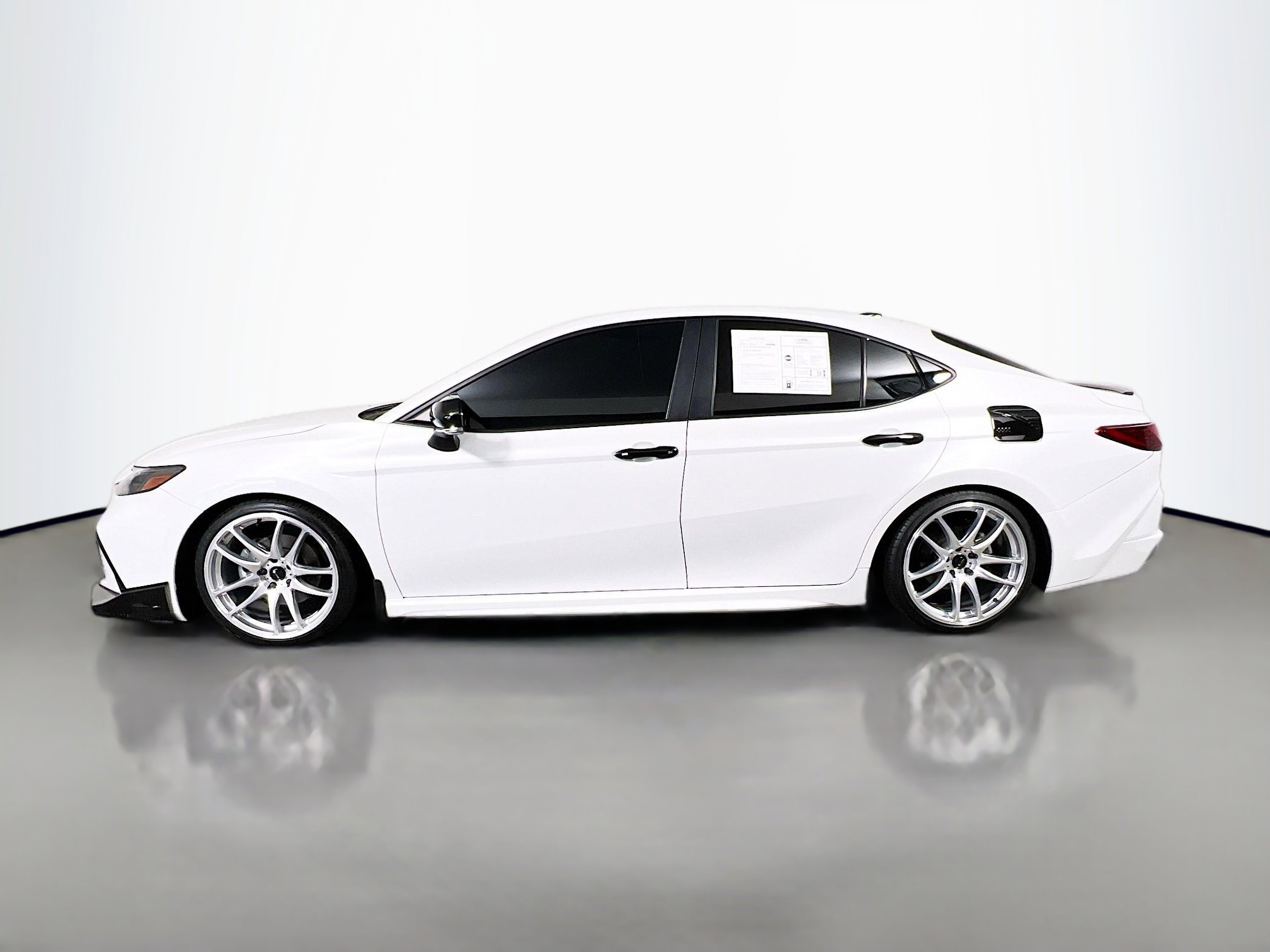 Used 2025 Toyota Camry XSE image 9