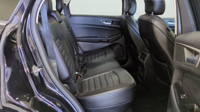 Used 2017 Ford Edge SEL w/ Equipment Group 201A AWD/4WD image 18