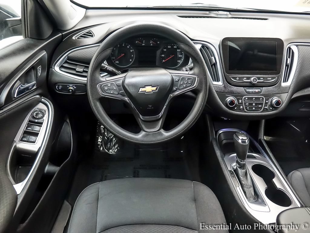 Used 2020 Chevrolet Malibu LT FWD image 12