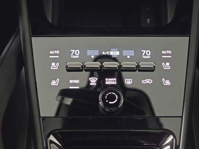 Certified 2025 Porsche Cayenne E-Hybrid Coupe image 23