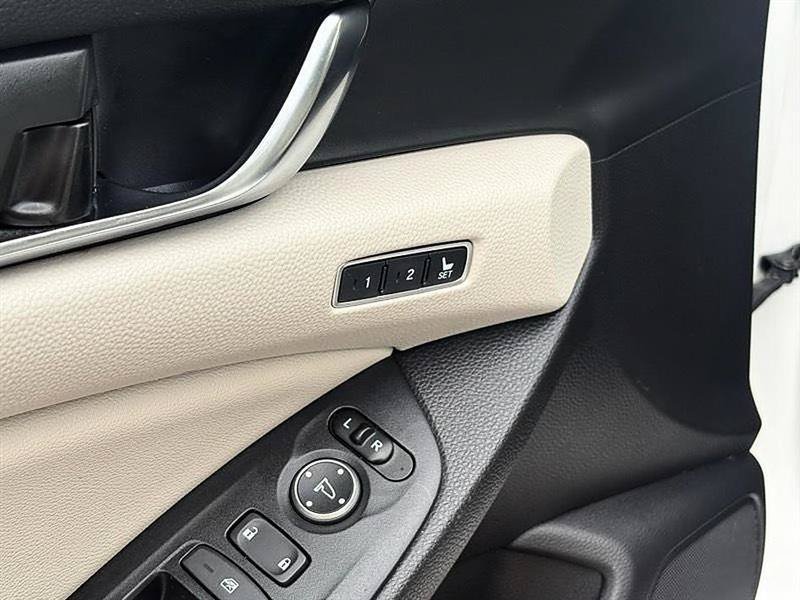Used 2020 Honda Accord Touring image 18