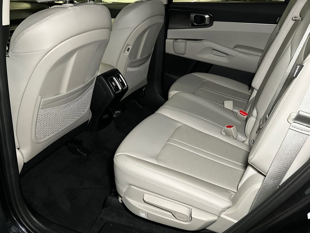 Certified 2025 Kia Sorento S w/ Panoramic Sunroof Package FWD image 20