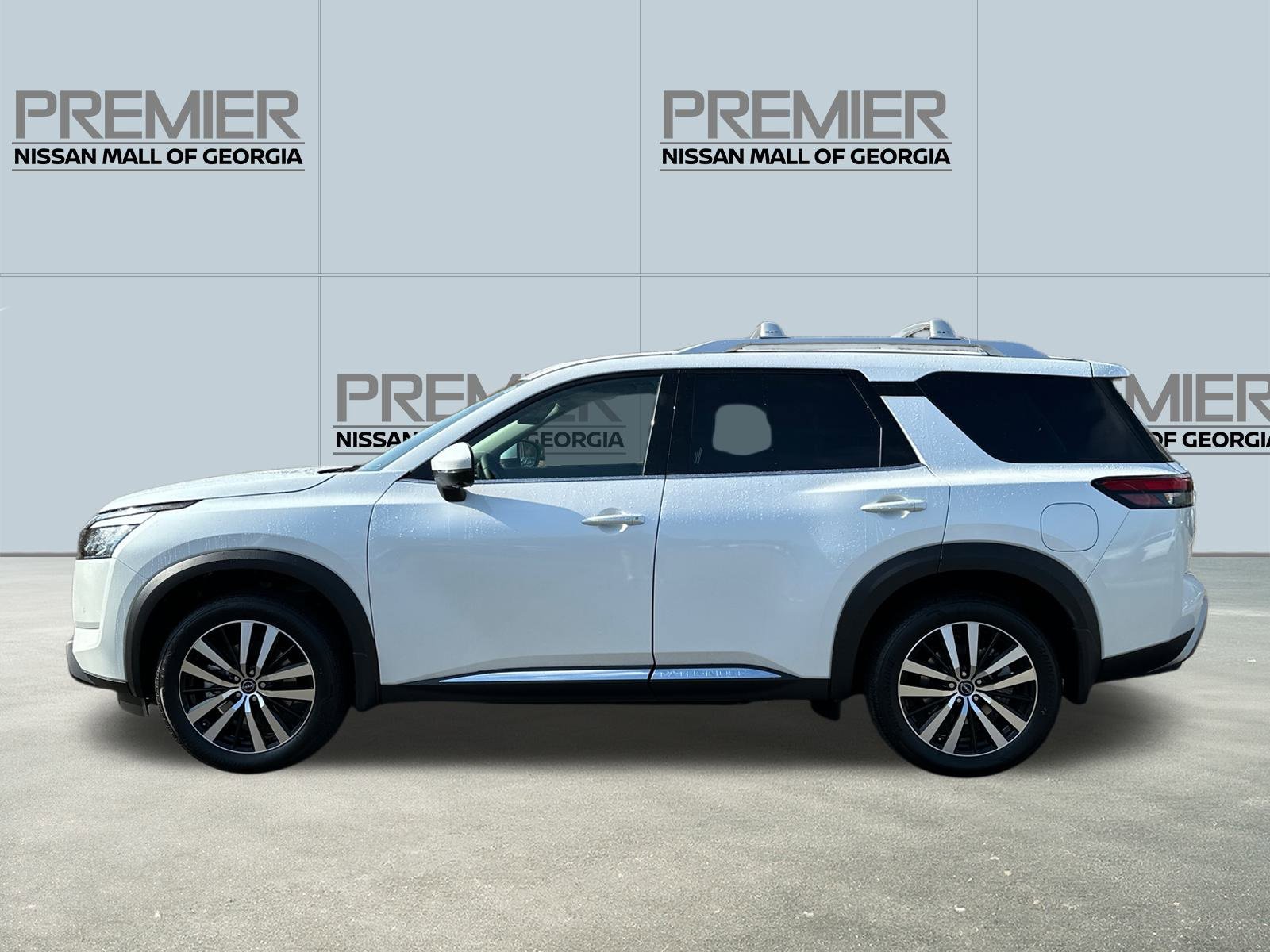 New 2025 Nissan Pathfinder Platinum image 8