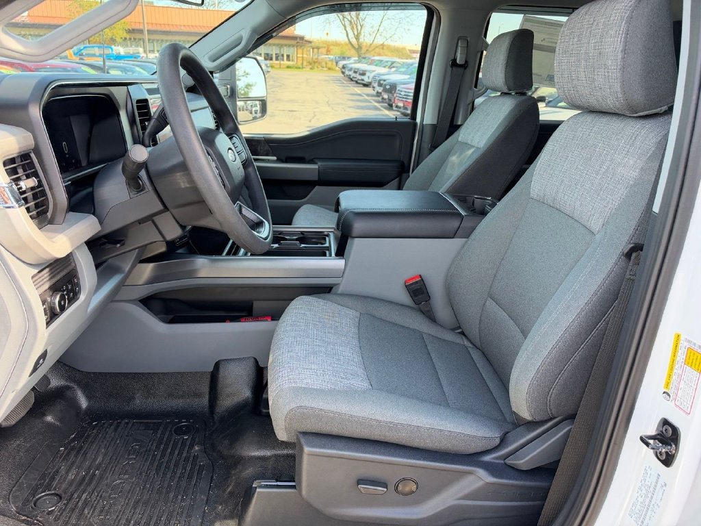 New 2027 Ford F250 XLT w/ XLT Premium Package AWD/4WD image 8