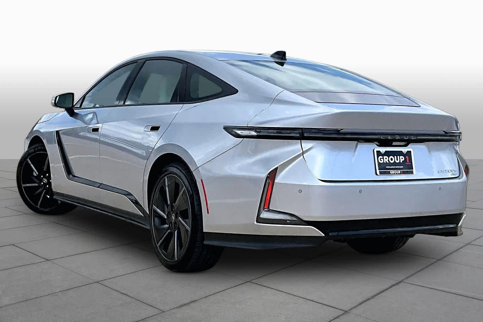 Used 2026 Lexus ES 500e AWD/4WD image 11