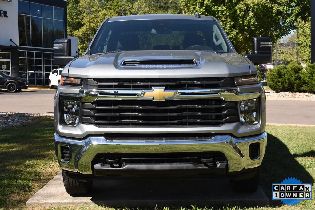 Used 2024 Chevrolet Silverado 2500 LT image 3