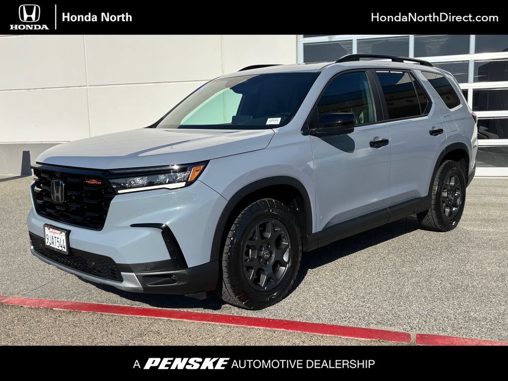 Used 2023 Honda Pilot TrailSport image 1