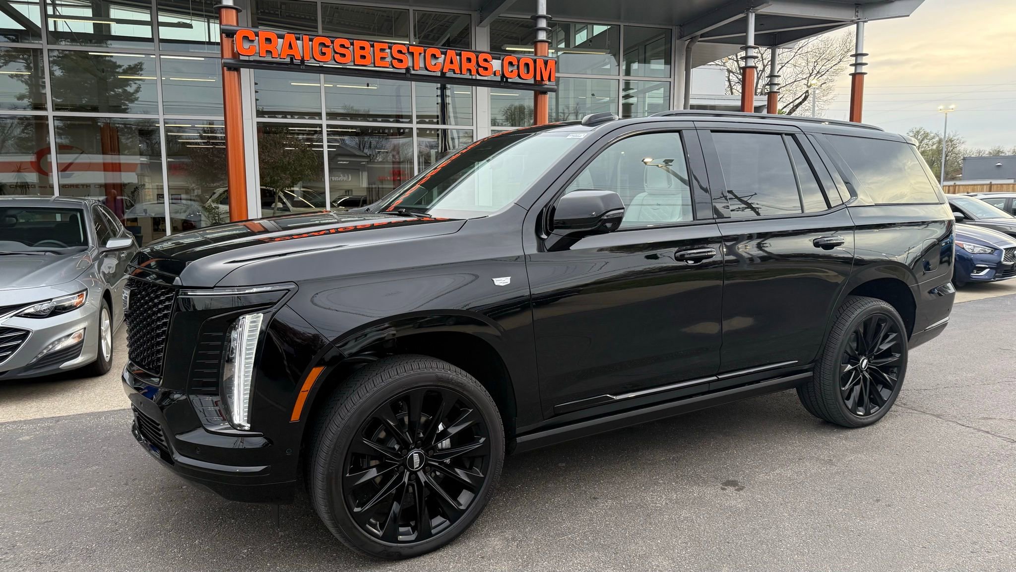 Used 2026 Cadillac Escalade Platinum Sport w/ LPO, ONYX Package AWD/4WD image 4
