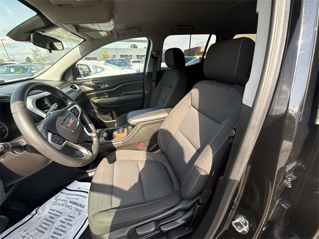 Used 2023 GMC Acadia SLE image 11