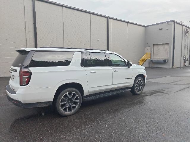 Used 2023 Chevrolet Suburban RST w/ Luxury Package RWD image 3