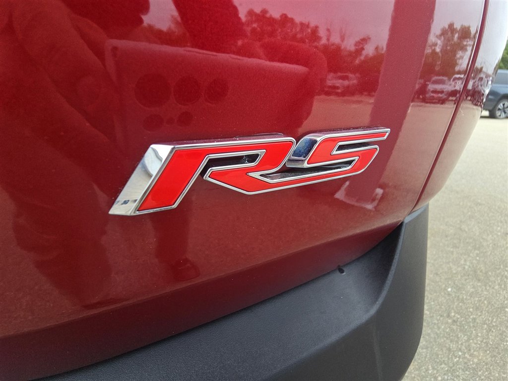 Used 2023 Chevrolet Traverse RS image 32