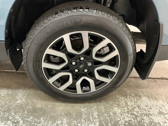 Used 2022 Ford Maverick Lariat FWD image 11