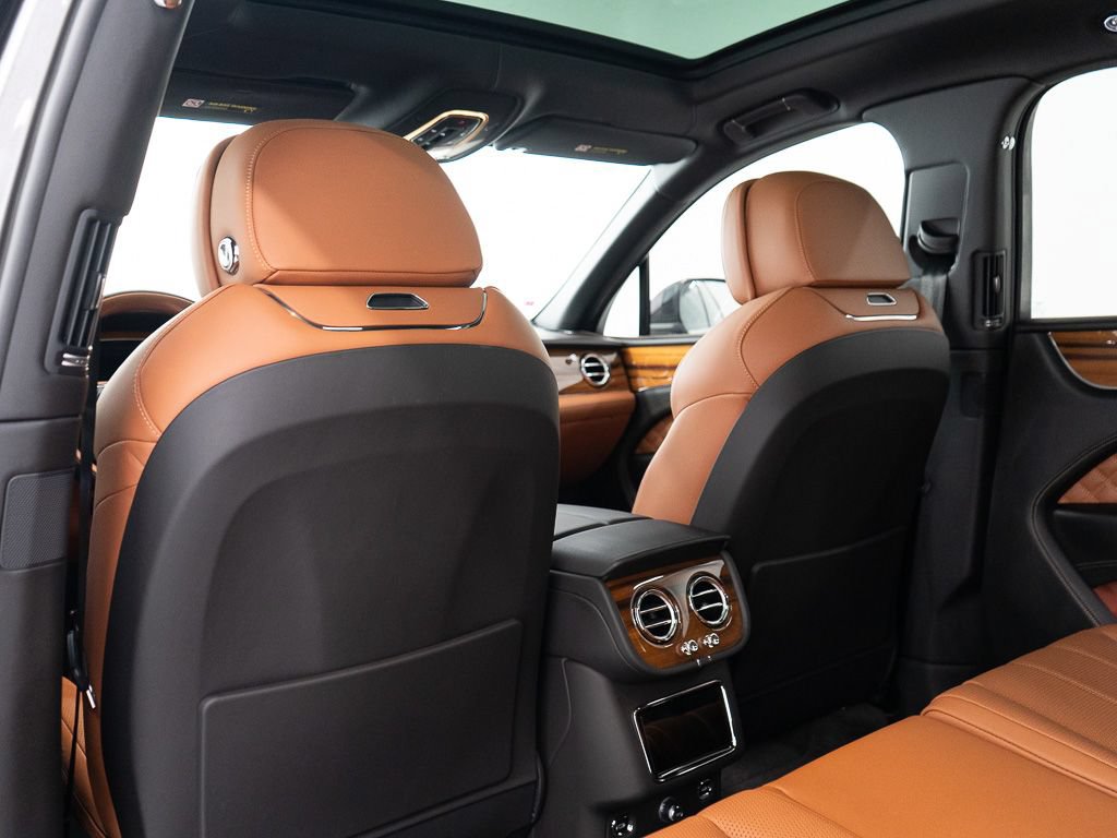 Certified 2022 Bentley Bentayga AWD/4WD image 23
