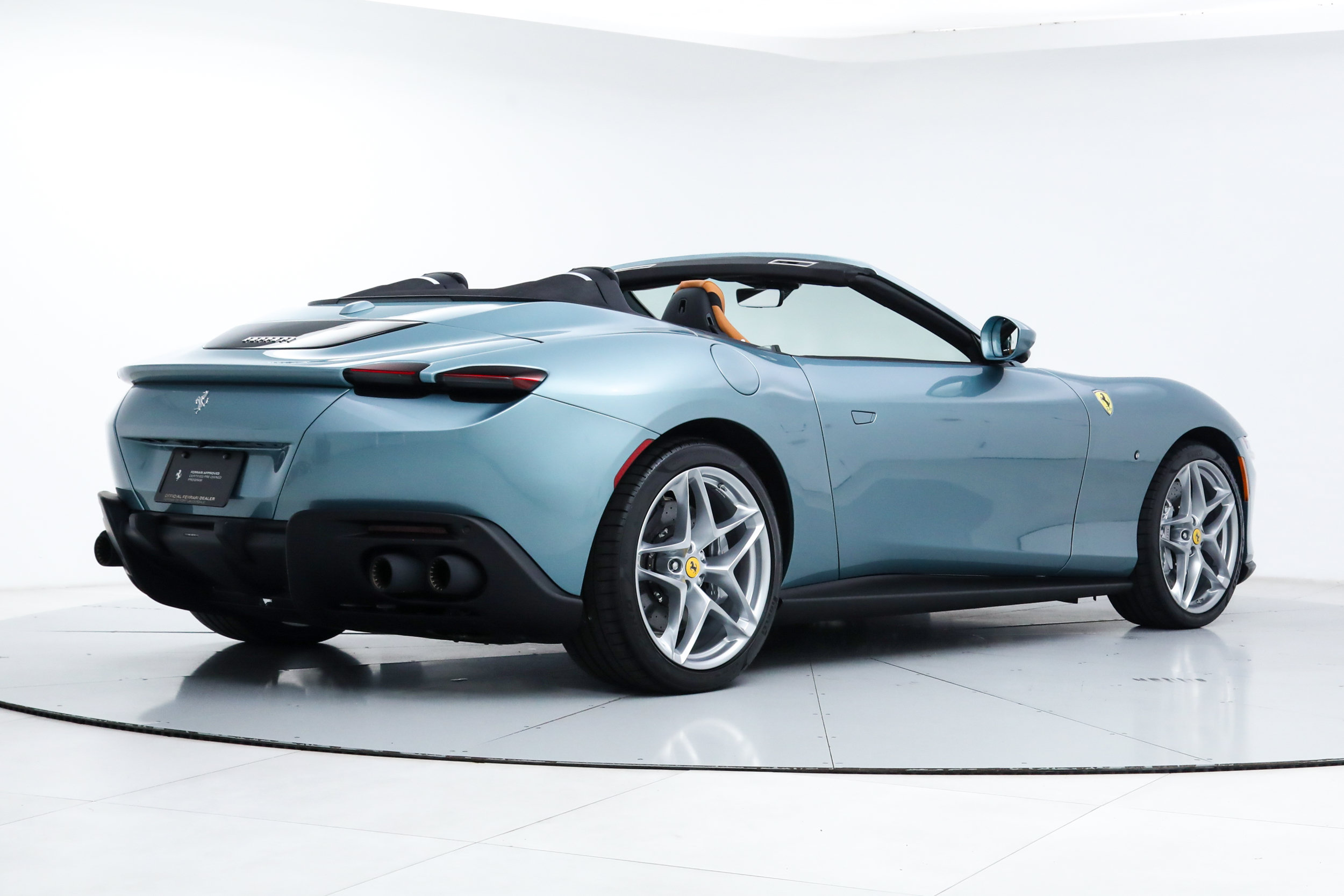 Certified 2025 Ferrari Roma Spider RWD image 3