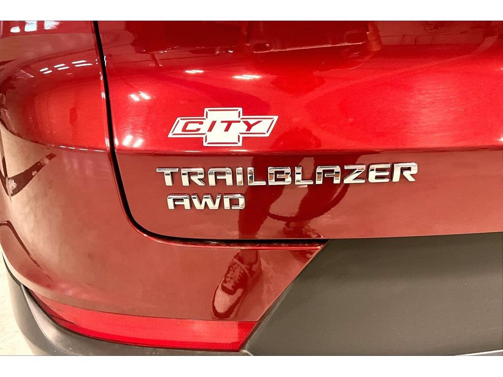 Used 2025 Chevrolet TrailBlazer LT AWD/4WD image 36