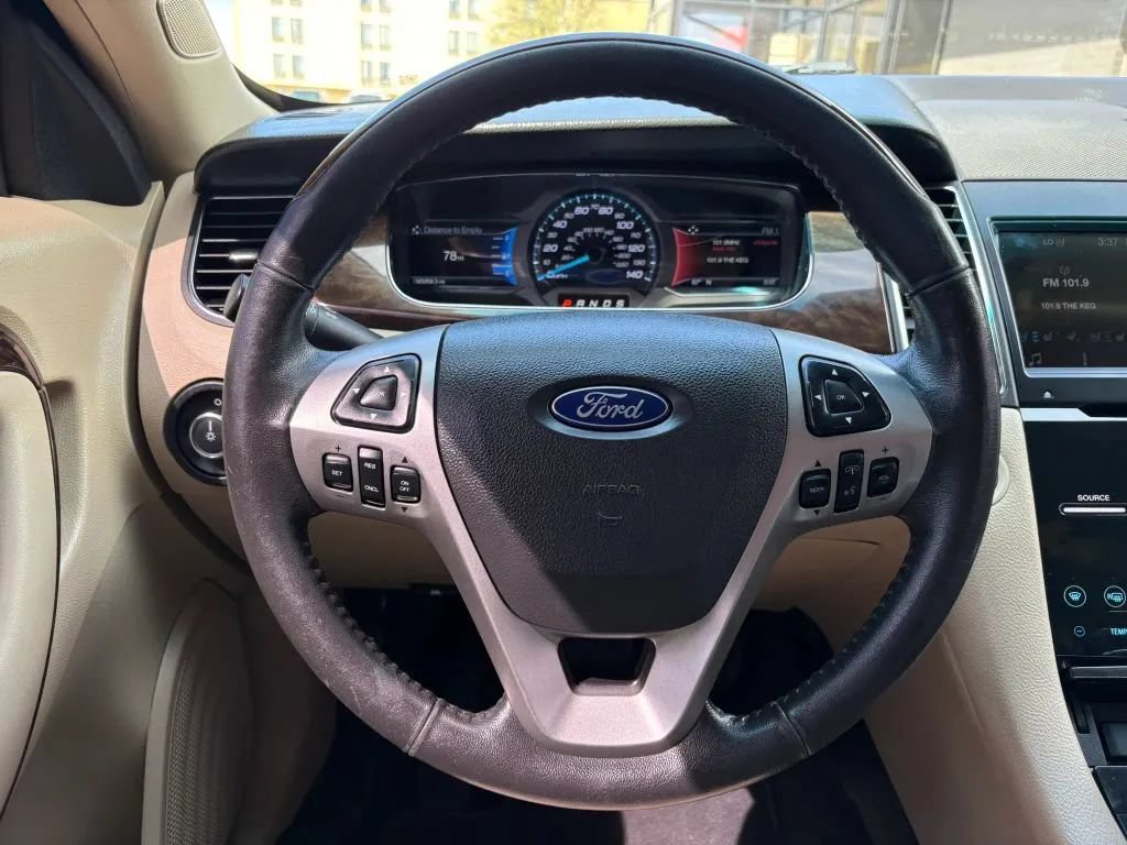 Used 2017 Ford Taurus Limited FWD image 13