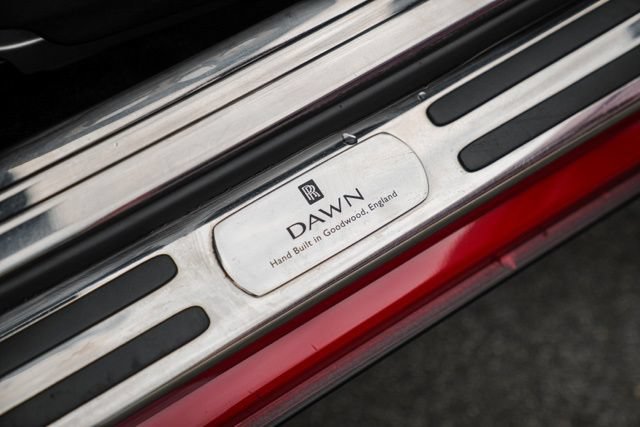 Used 2016 Rolls-Royce Dawn RWD image 46