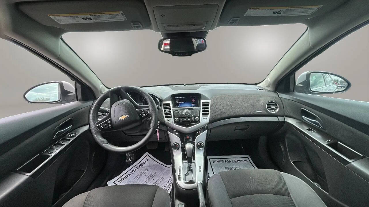 Used 2016 Chevrolet Cruze LT FWD image 11