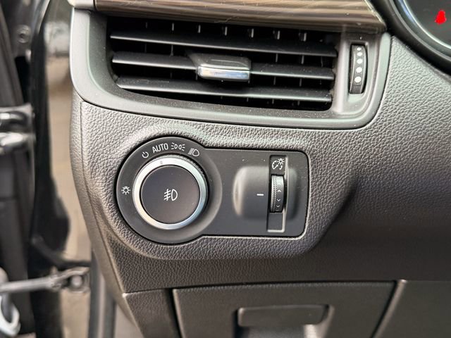 Used 2020 Buick Envision Essence w/ Experience Buick Package FWD image 8