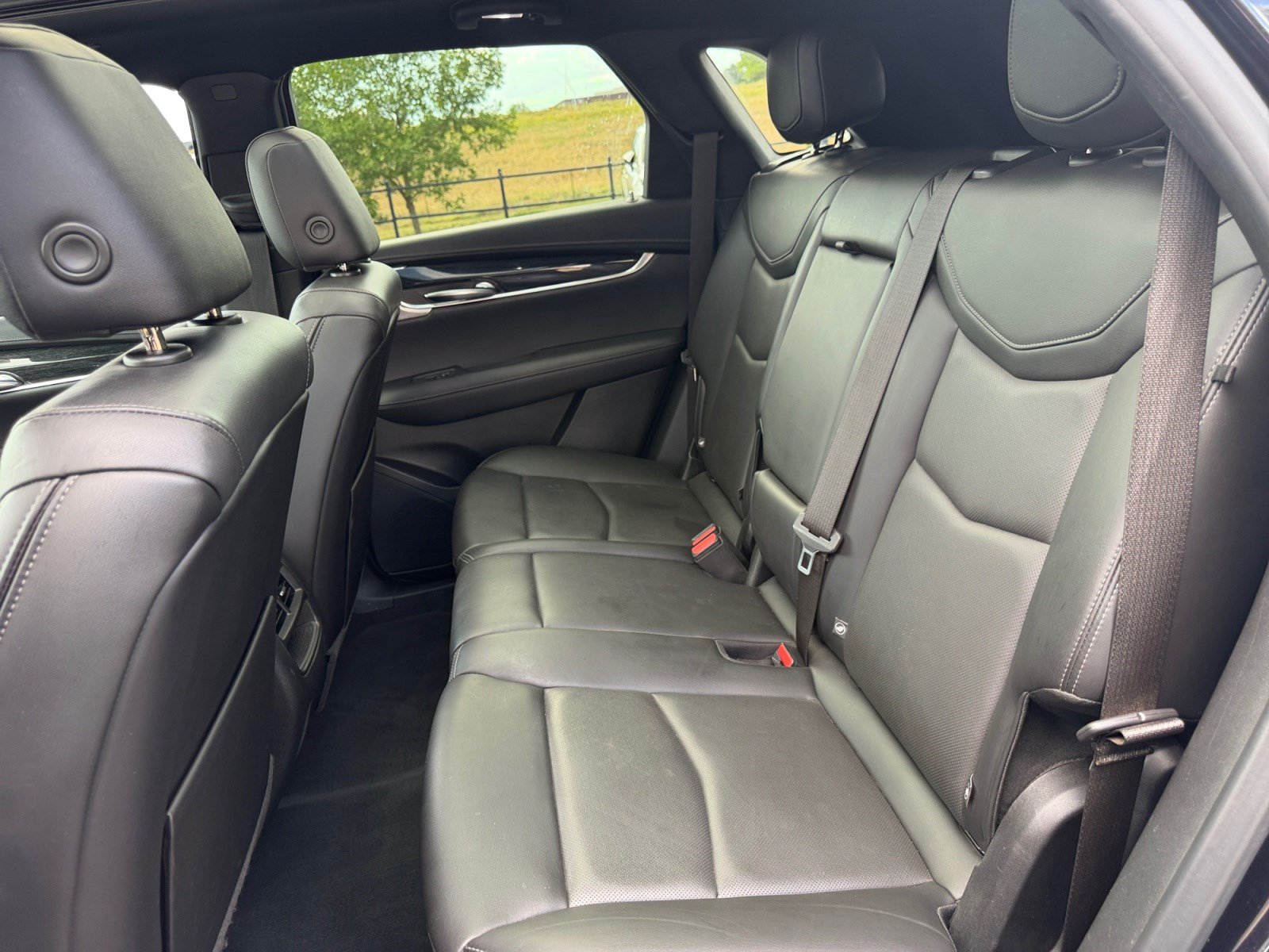 Used 2022 Cadillac XT5 Premium Luxury w/ Technology Package AWD/4WD image 17