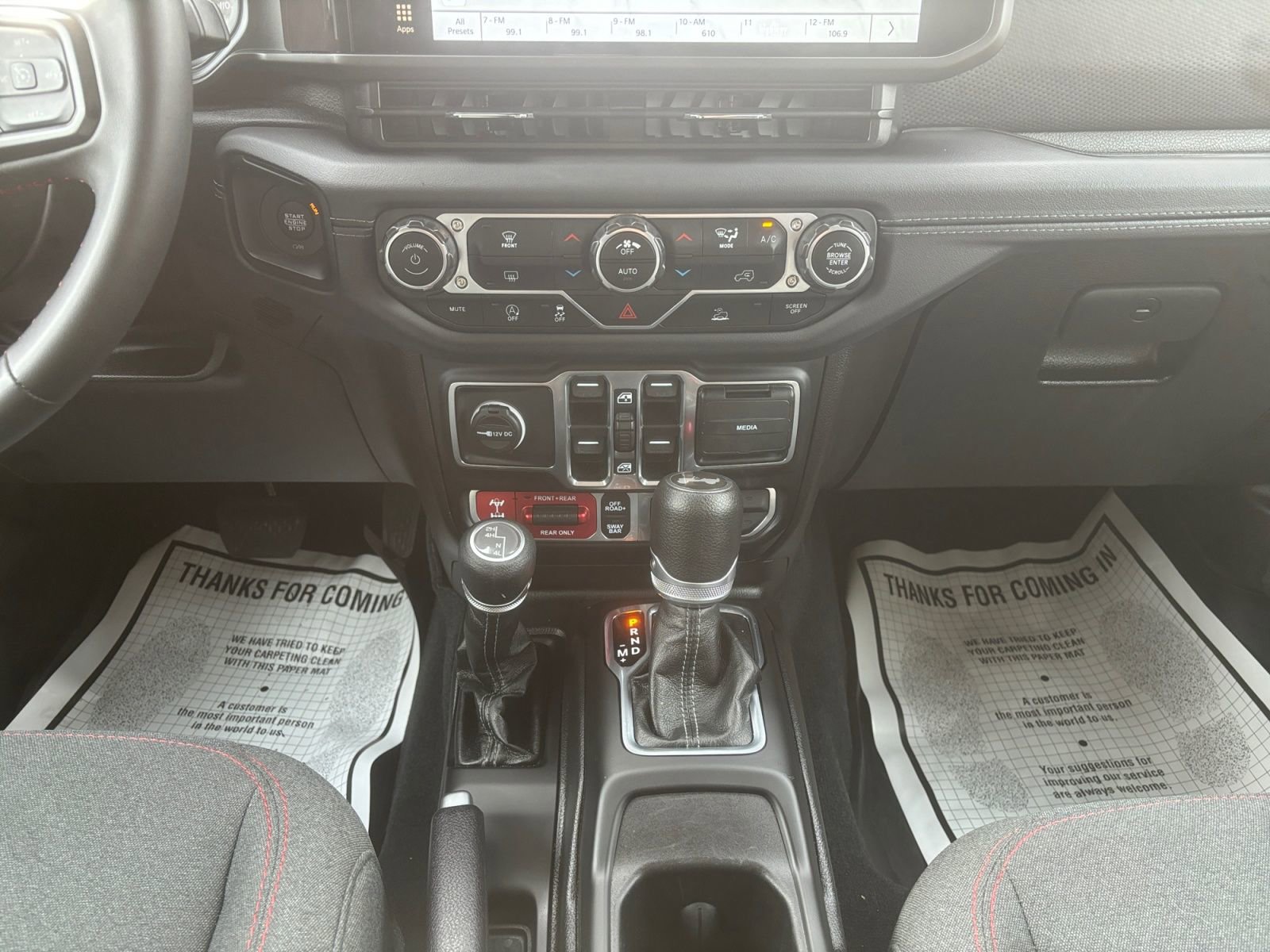 Used 2024 Jeep Wrangler Unlimited Rubicon image 11