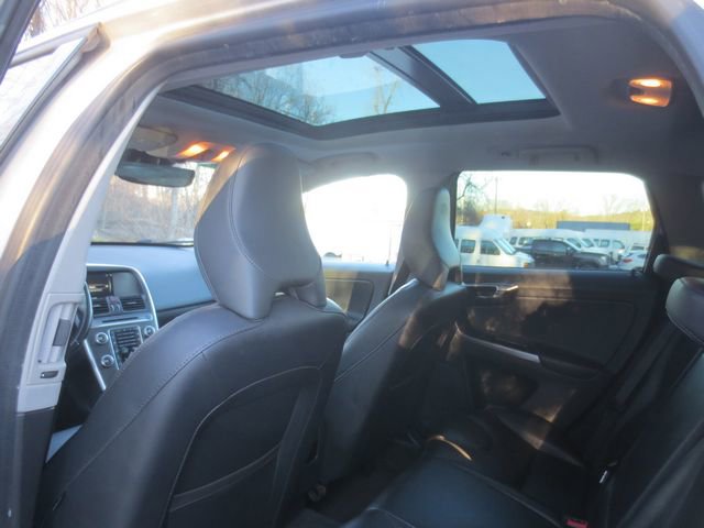 Used 2016 Volvo XC60 T6 AWD/4WD image 10