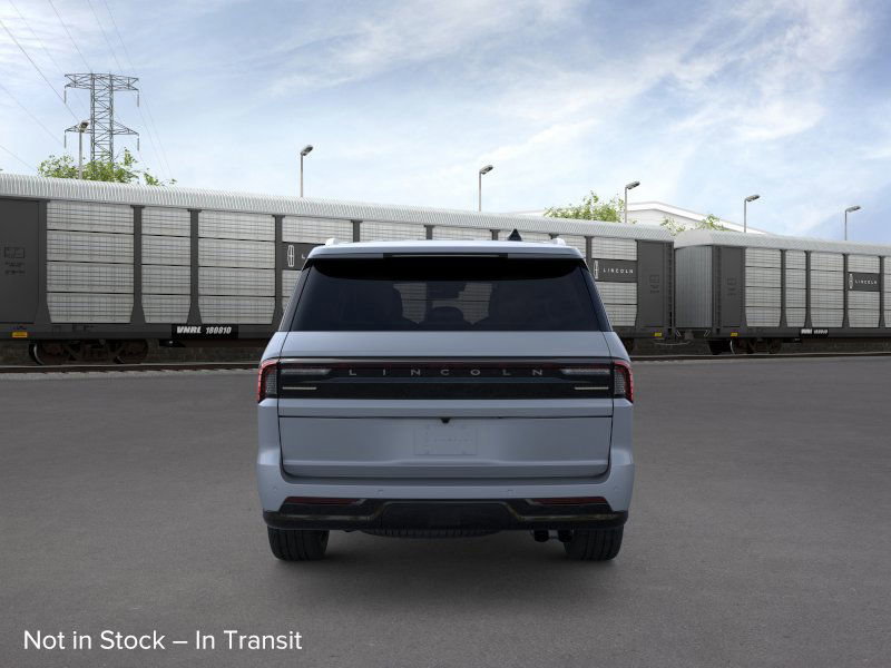 New 2025 Lincoln Navigator Reserve image 5