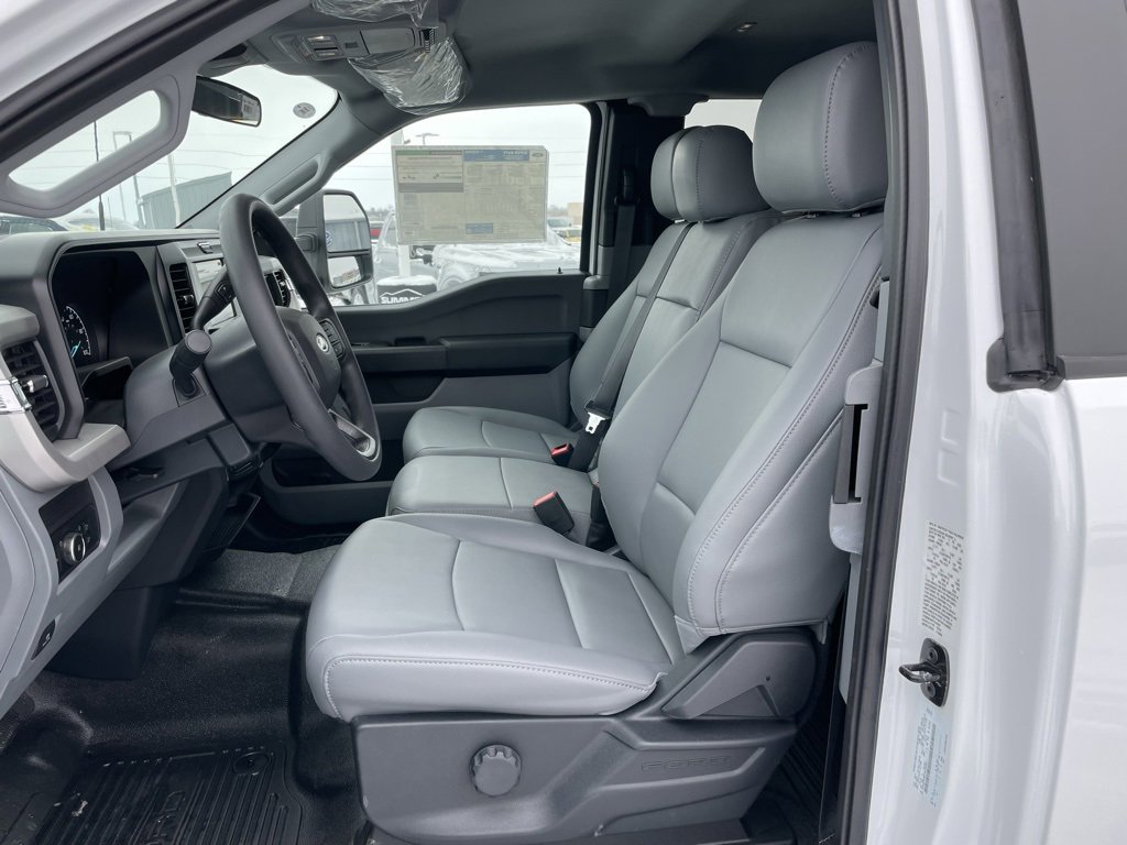 New 2026 Ford F350 XL w/ XL Chrome Package image 8