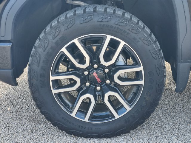 Used 2026 GMC Sierra 1500 AT4 w/ AT4 Premium Package AWD/4WD image 8
