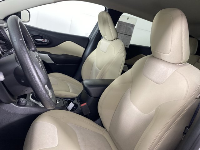 Used 2017 Jeep Cherokee Sport AWD/4WD image 14