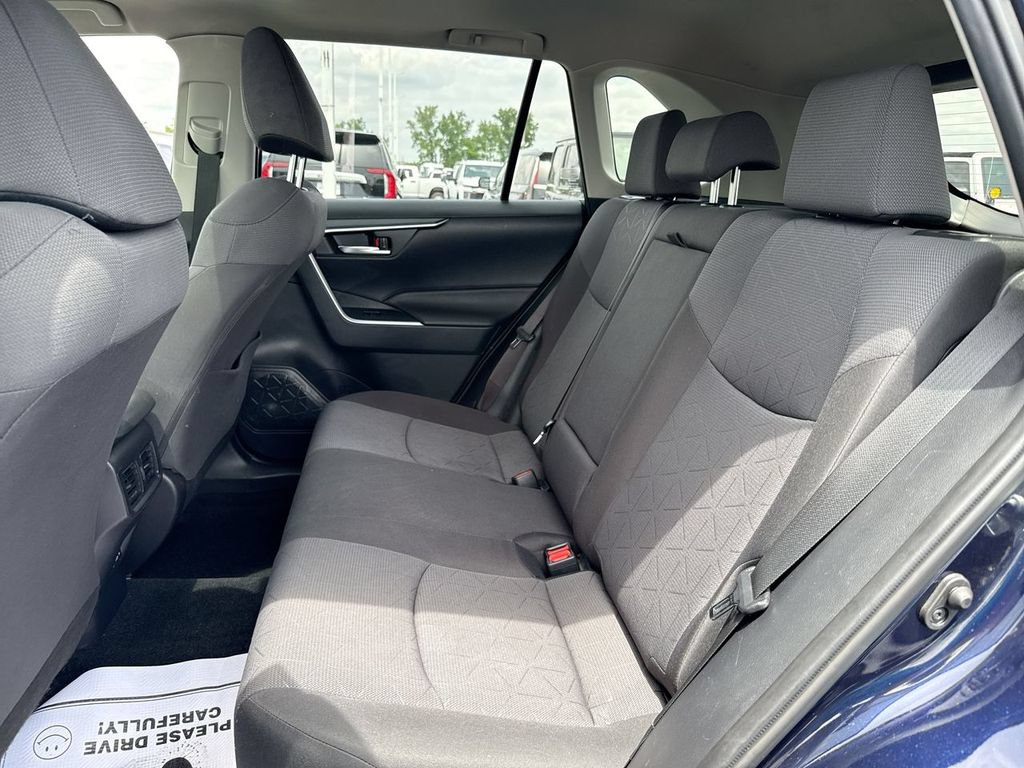 Used 2022 Toyota RAV4 XLE AWD/4WD image 23
