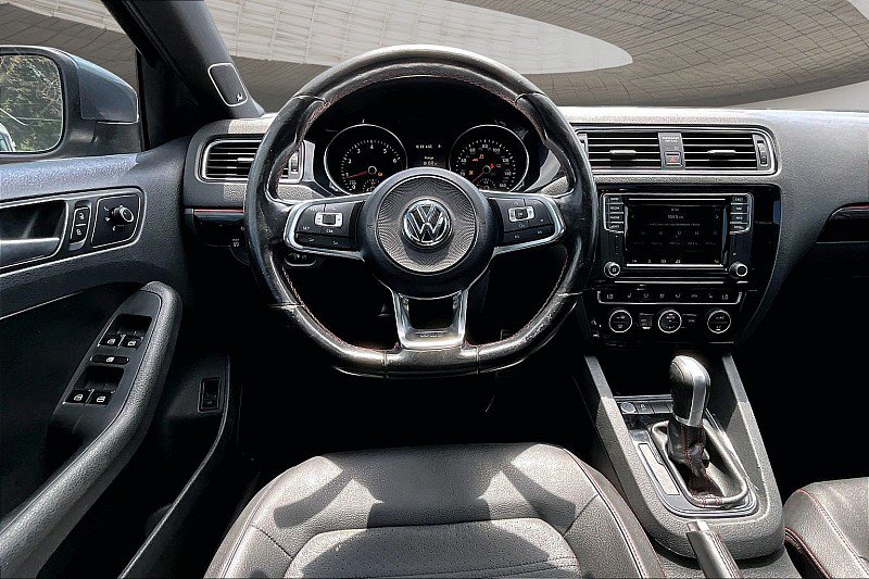 Used 2017 Volkswagen Jetta GLI FWD image 4