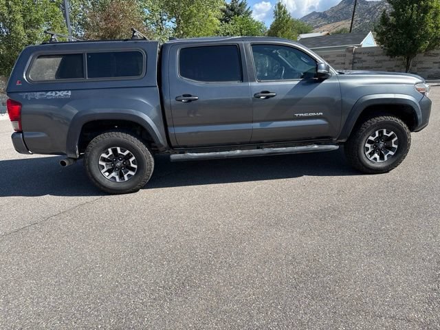 Used 2016 Toyota Tacoma TRD Off-Road AWD/4WD image 10