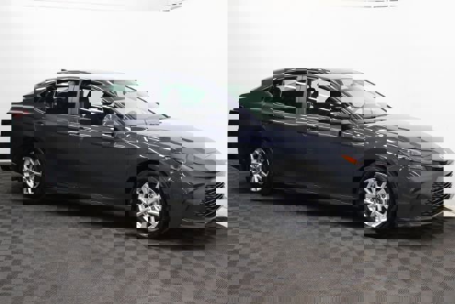 Used 2025 Toyota Camry LE image 3