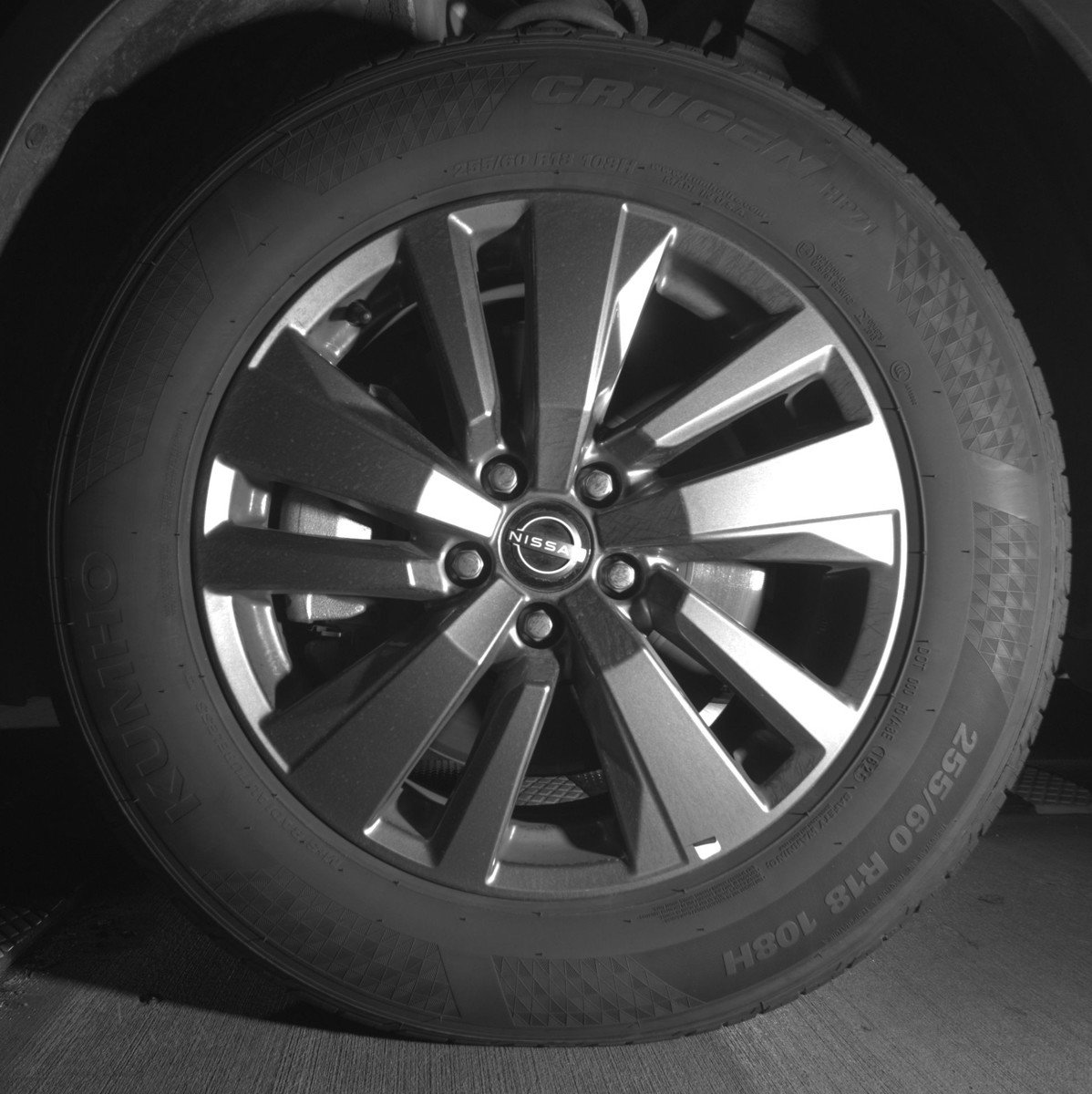 Used 2025 Nissan Pathfinder SV image 12