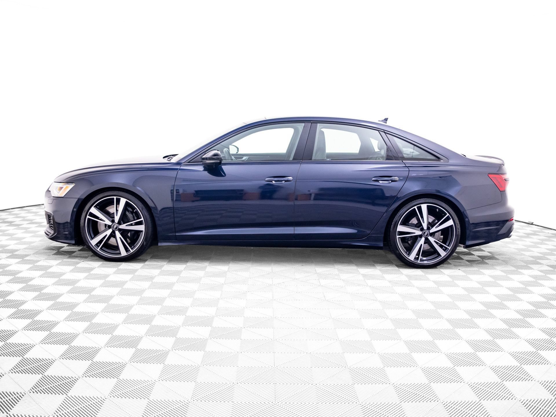 Used 2022 Audi S6 Premium Plus w/ S6 Executive Package AWD/4WD image 2